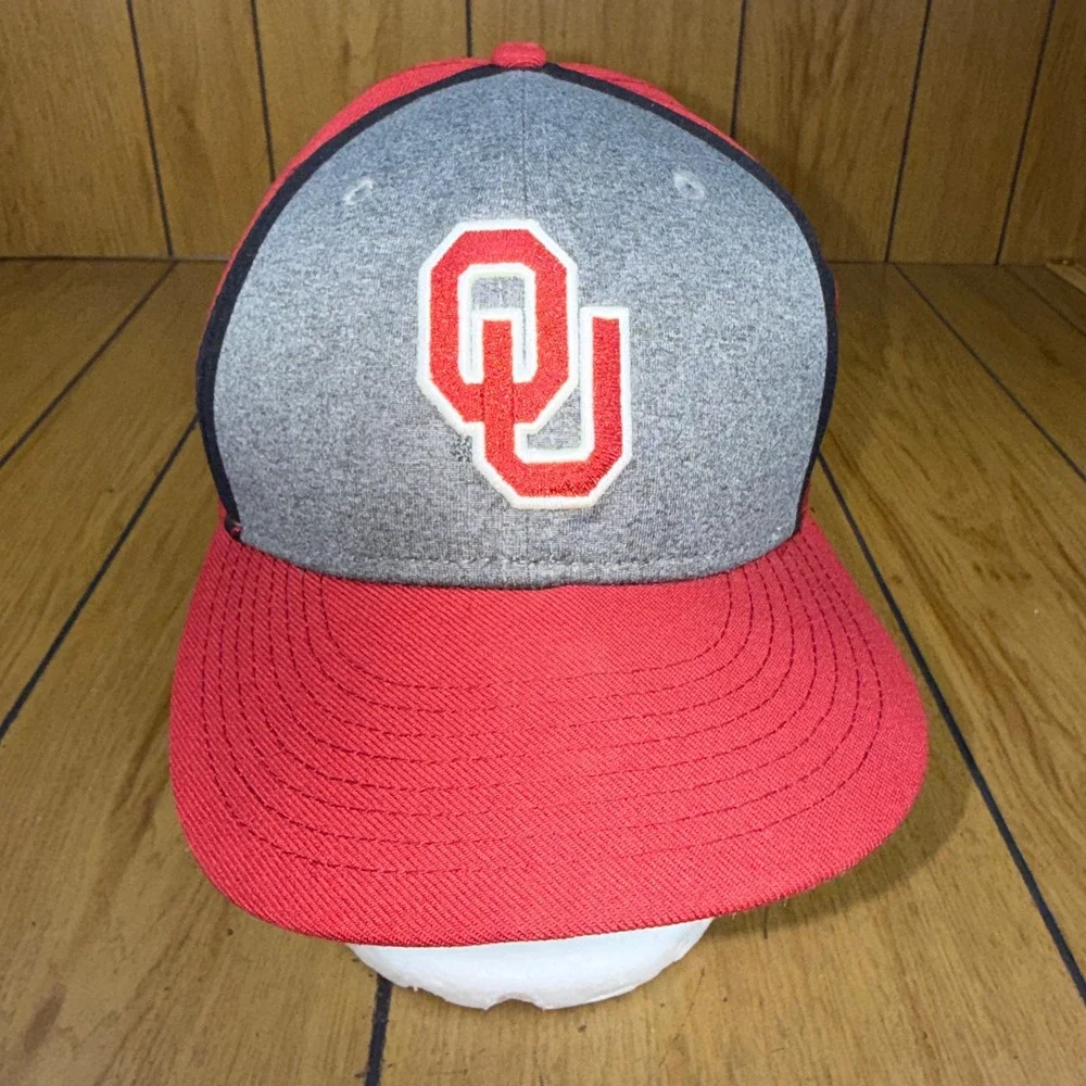 Nike True Oklahoma Sooners‎ OU Red Grey Baseball Cap Hat One Size Fits Most